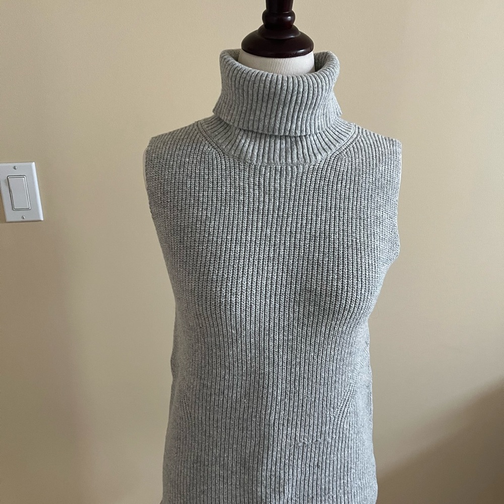 French Connection knit sleeveless turtleneck, Sz M